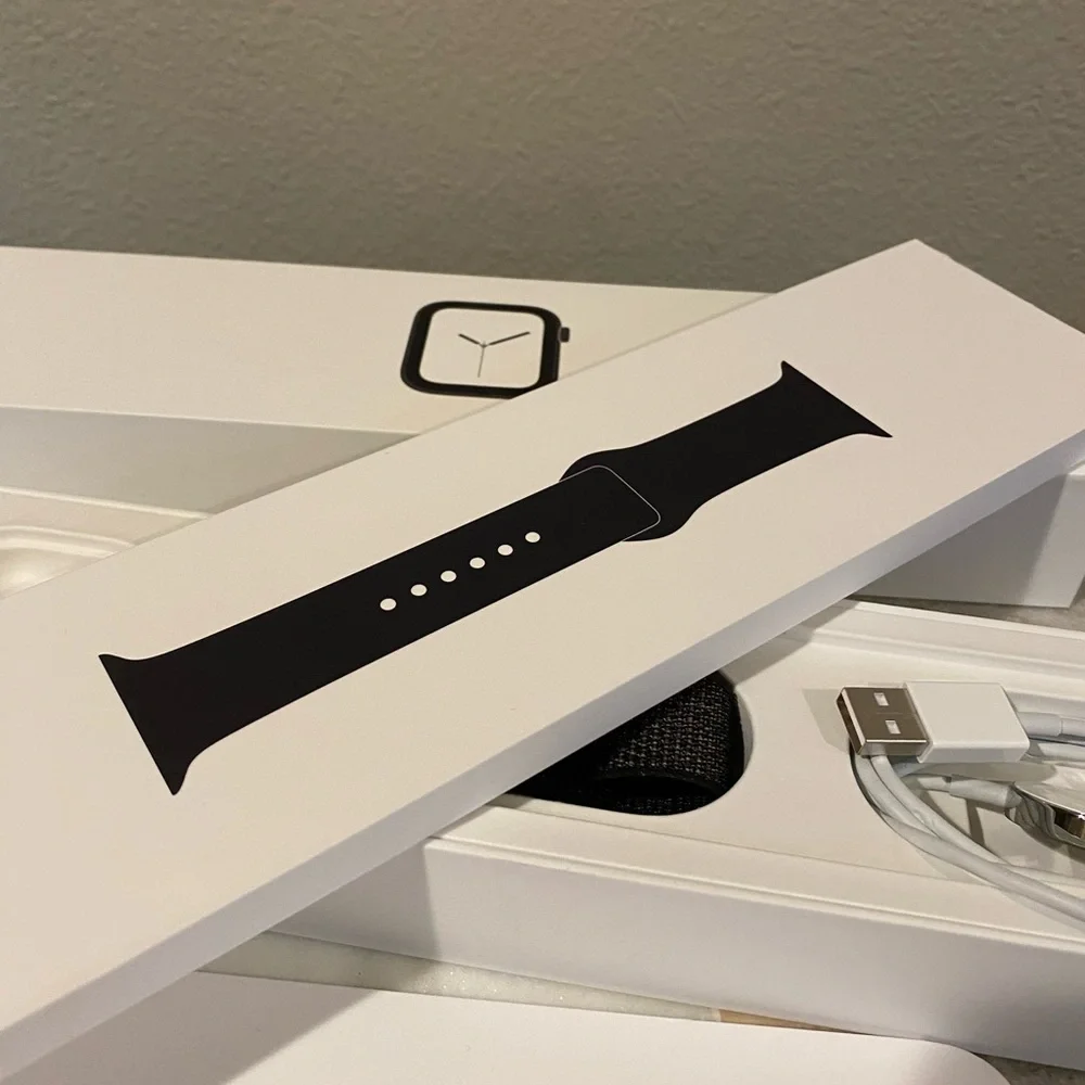 Apple Watch Series 4 with Space Gray Case Black Band/Extra Band + Charging Cable